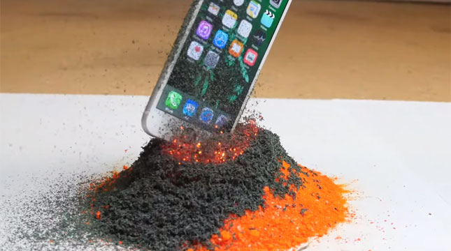Новый «краш-тест» TechRax – iPhone 6S и горящий дихромат аммония